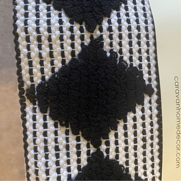 Brand New 21 by 34 Rug - Picture 1 of 4